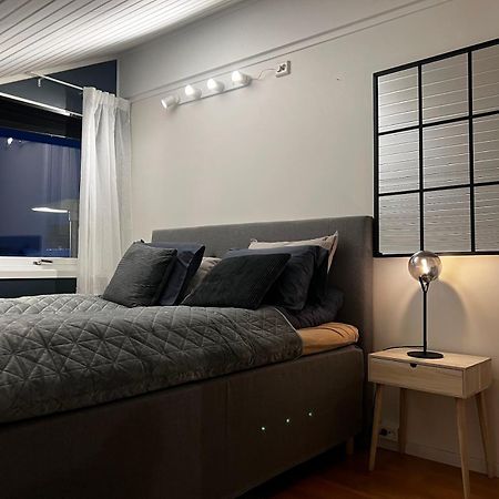 Charming Loft Retreat On Tromso'S Historic Main Street: 3-Minute Stroll To City Square Exteriör bild