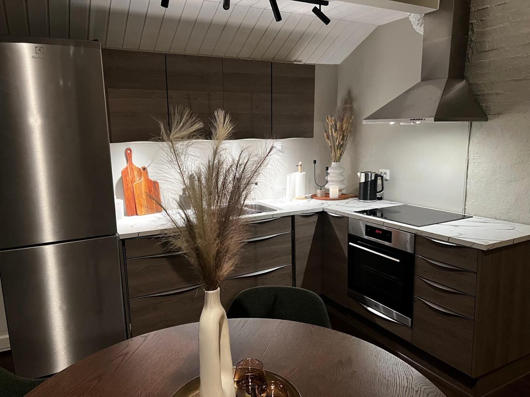 Charming Loft Retreat On Tromso'S Historic Main Street: 3-Minute Stroll To City Square Exteriör bild
