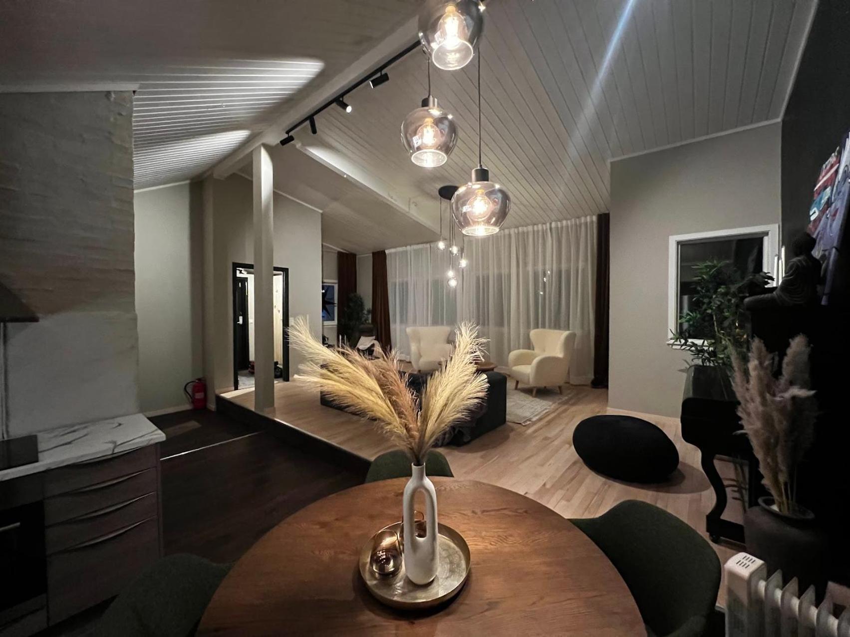 Charming Loft Retreat On Tromso'S Historic Main Street: 3-Minute Stroll To City Square Exteriör bild