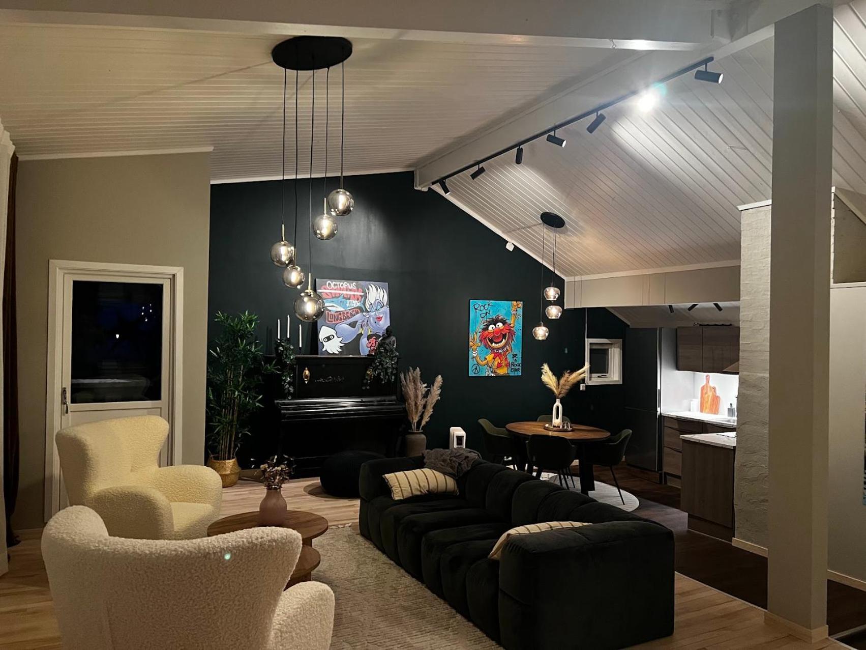 Charming Loft Retreat On Tromso'S Historic Main Street: 3-Minute Stroll To City Square Exteriör bild
